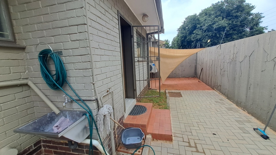 2 Bedroom Property for Sale in Langenhovenpark Free State